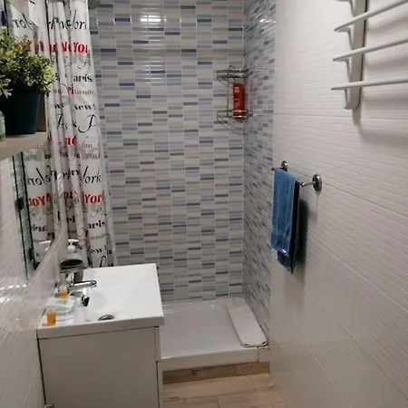 Sebastian Elcano, Apartamento Para 2 Con Terraza, Metro Embajadores Madrid Buitenkant foto