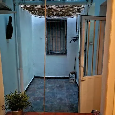 Sebastian Elcano, Apartamento Para 2 Con Terraza, Metro Embajadores Madrid Buitenkant foto