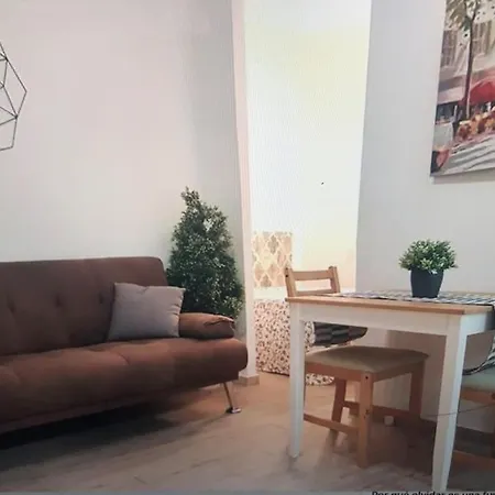 Sebastian Elcano, Apartamento Para 2 Con Terraza, Metro Embajadores Madrid Buitenkant foto